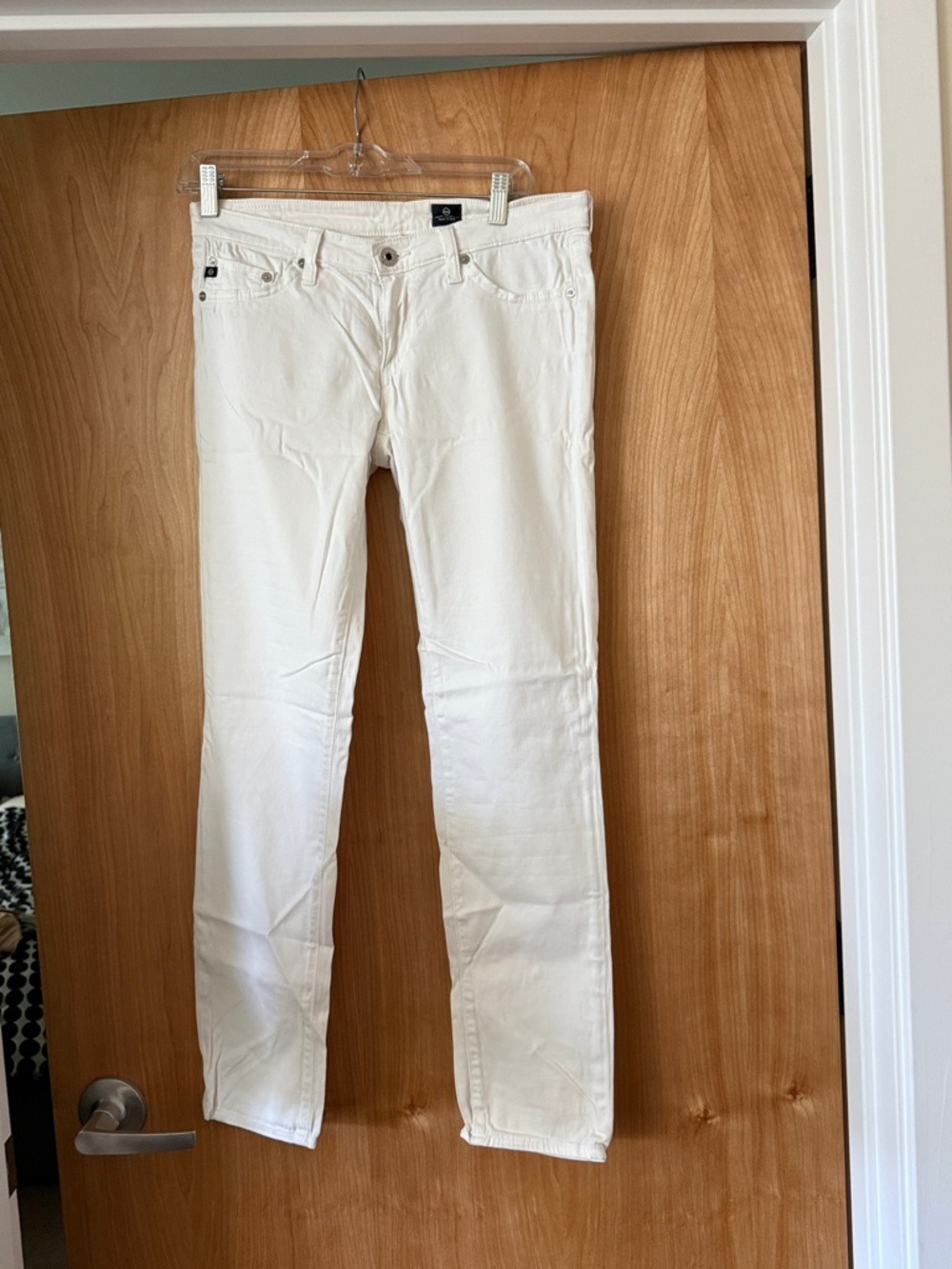 NWOT AG WHITE SKINNY JEANS, SIZE 28R
